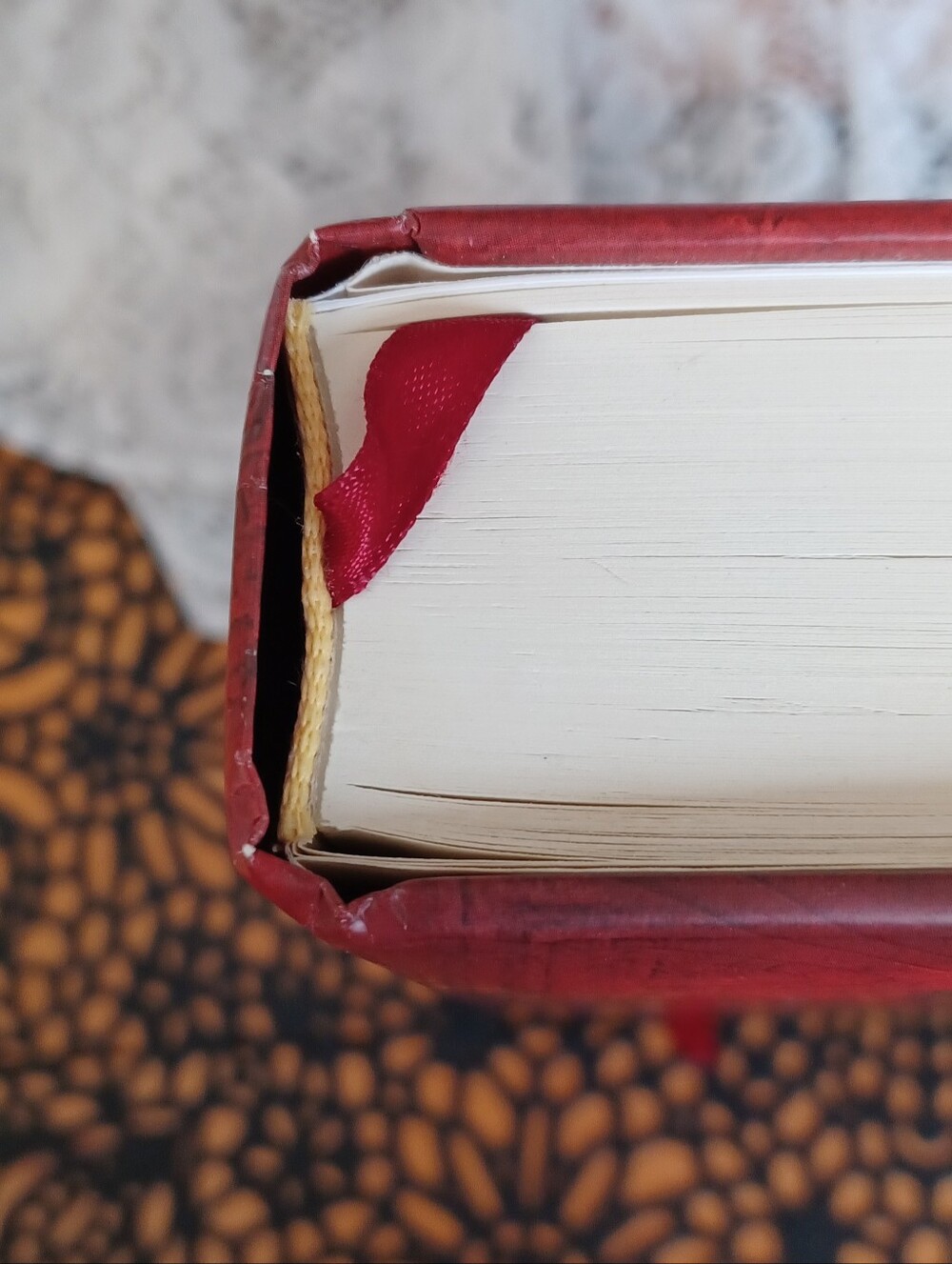20TH ANNIVERSARY EDITION OUTLANDER A NOVEL BY DIANA GABALDON W/CD & BOOKMARK - Picture 11 of 14